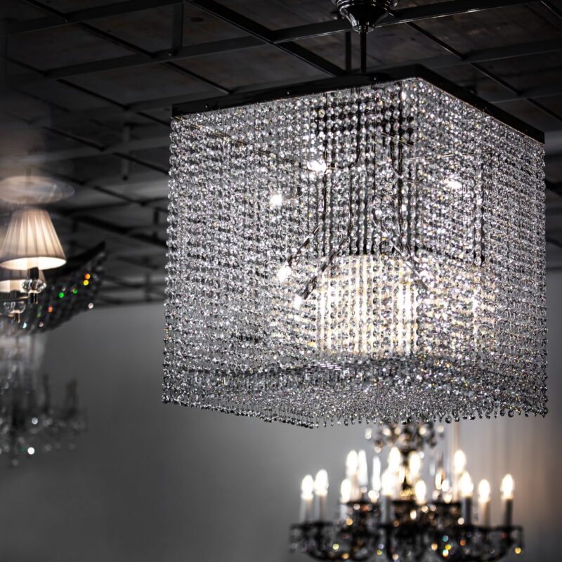 Современные хрустальные светильники